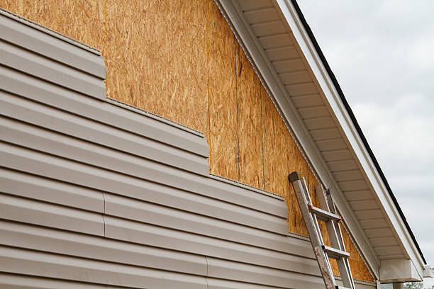 24/7 Emergency Storm Damage Siding Repair experts in Bradley, IL